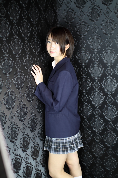 2011030823