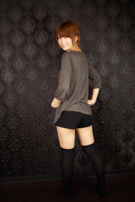 2011042323