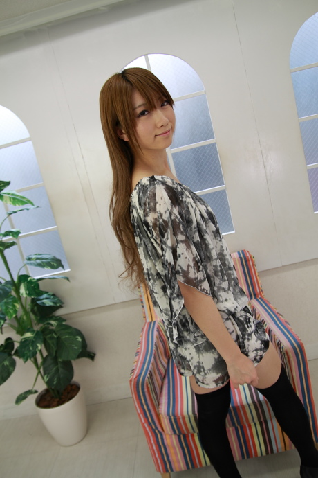 2011063028